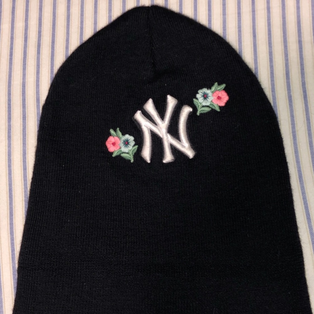 Gucci MLB Floral Knit Hat